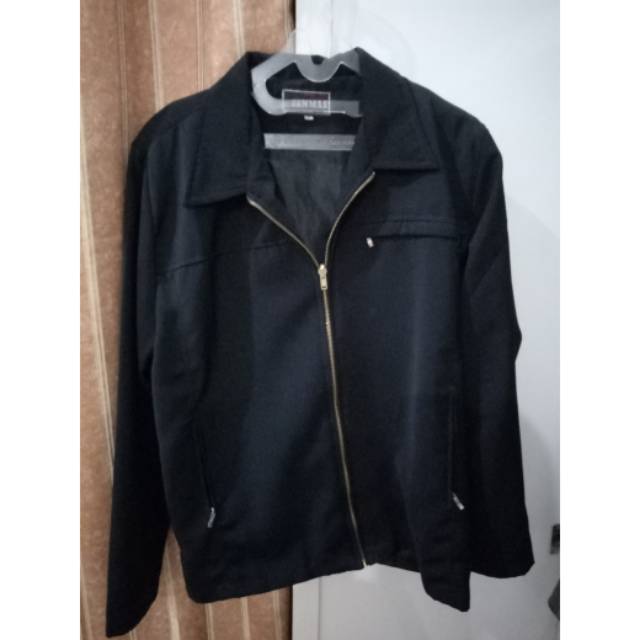 Berburu Harta Karun: Panduan Lengkap Jual Jaket Bekas Import Online