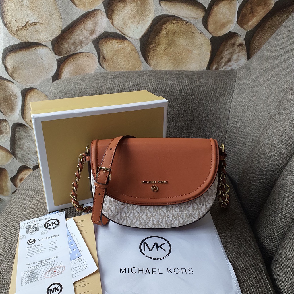 Jual Tas MK Jet Set Crossbody Half Dome COKLAT Putih Shopee Indonesia