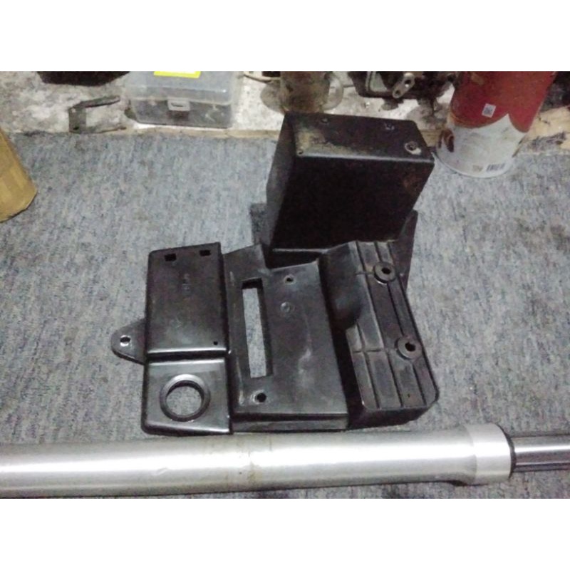 Jual Tool Box Tempat Aki Satria S R 2 tak Bagasi Original Copotan Motor ...