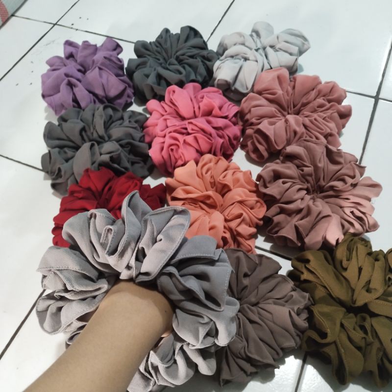 Jual ikat rambut scrunchie jumbo hijab kunciran cepolan konde hijab ...