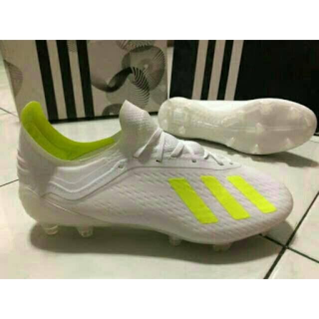 Sepatu bola adidas x18 online