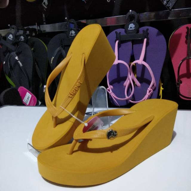 Jual Fipper Wedges Gold Shopee Indonesia