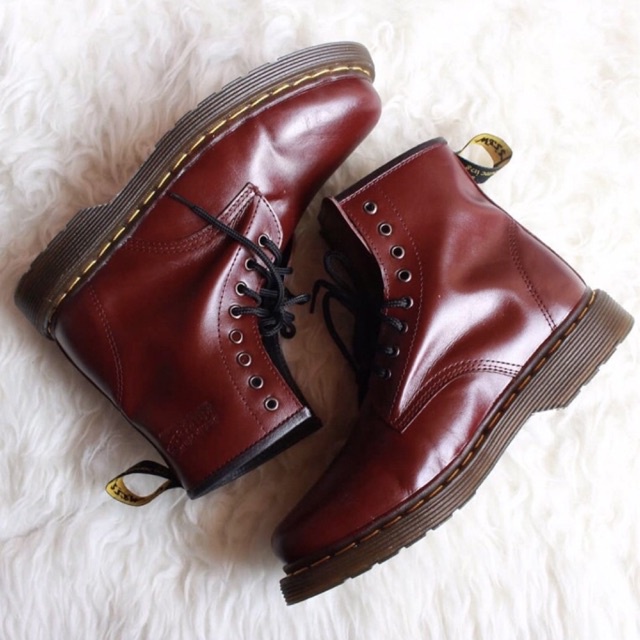 Docmart maroon 2025