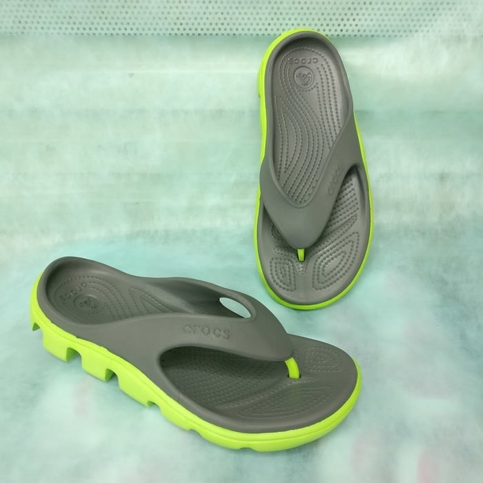 Jual Jual Merci Crocs Duet Sport Sandal Flip Flop - Cokelat Muda, 40 ...