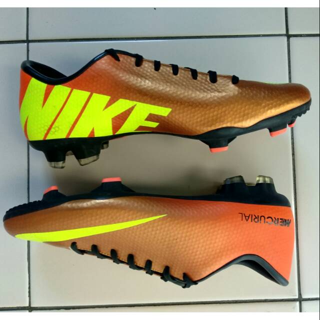 Sepatu bola nike mercurial victory sale