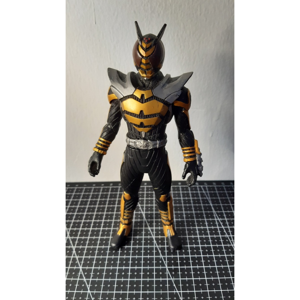 Jual Rider Heroes Series (RHS) / Sofubi Kamen Rider TheBee (Masked Form ...