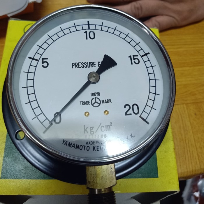 Jual pressure gauge YAMAMOTO Diameter 4 inchi 20kg Koneksi 3/8"Inch