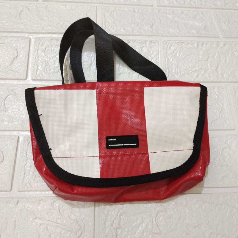 Jual Miniso Crossbody Bag Merah / Tas miniso Shopee Indonesia
