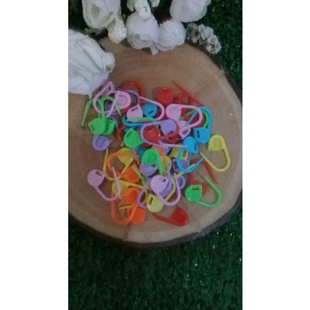 Jual peniti plastik / peniti hijab / penanda rajutan UK 2 cm per 20 pcs ...