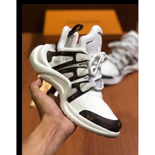 Sepatu Louis Archlight Sneaker White Monogram Women / Sepatu Wanita / Sepatu  Original / Sepatu Terlaris / Sepatu Limited / Sepatu Premium / Sepatu  Sneakers / Sepatu Keren / Sepatu Import / Sepatu Terbaru / New Brand / Hot  Brand