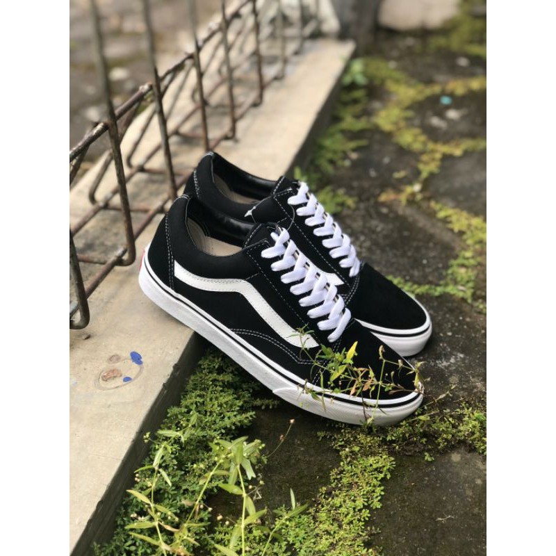 Jual Vans Classic Oldskool Black/White (ORIGINAL) | Shopee Indonesia