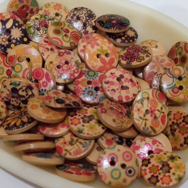 Jual Kancing kayu motif 1.5cm | Shopee Indonesia