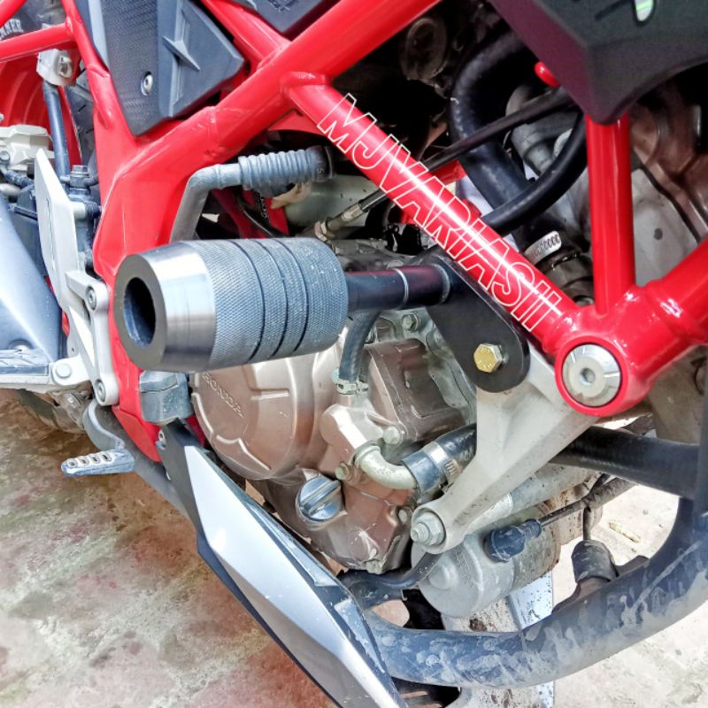 Jual FRAME SLIDER CB150R/OLD CB150R NEW K45 LOKAL | Shopee Indonesia