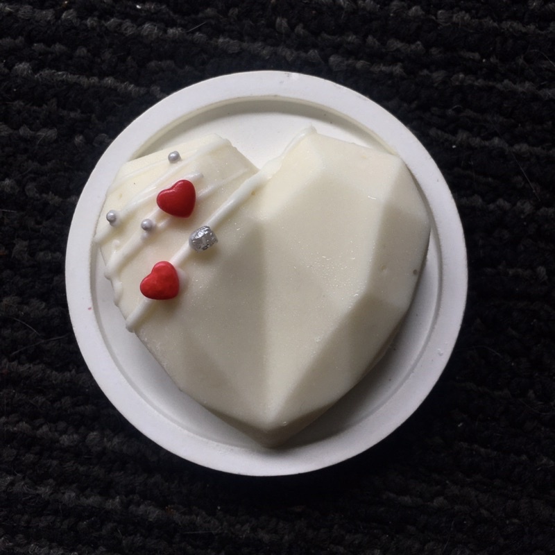 Jual Mini pinata cake / Coklat Bentuk hati / Coklat Valentine (Putih