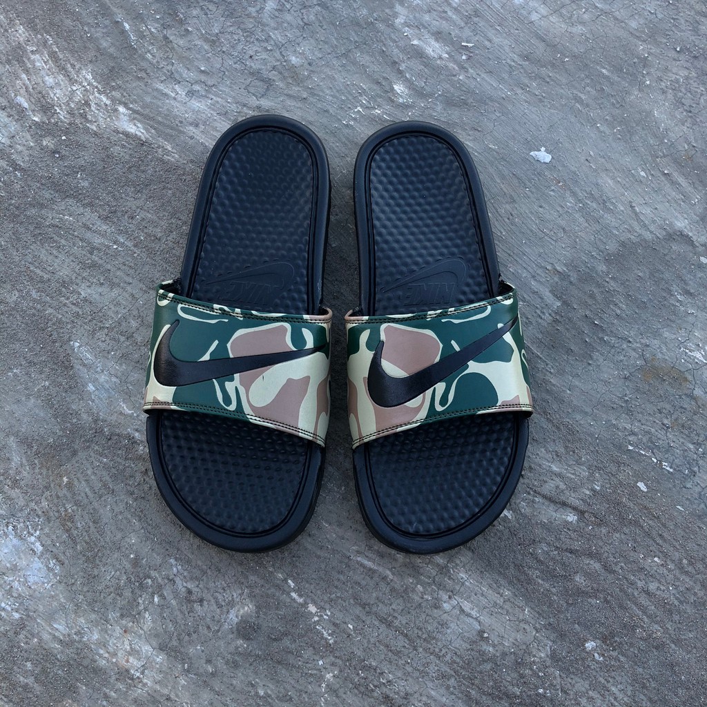 nike benassi camo