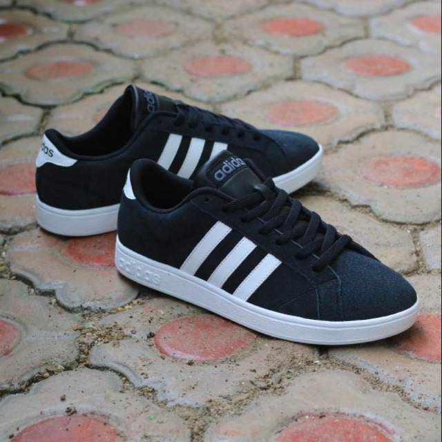 Adidas neo baseline store suede