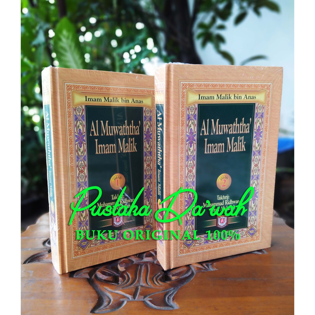 Jual Al Muwaththa Original Imam Malik 1 Set Lengkap 2 Jilid - Pustaka ...