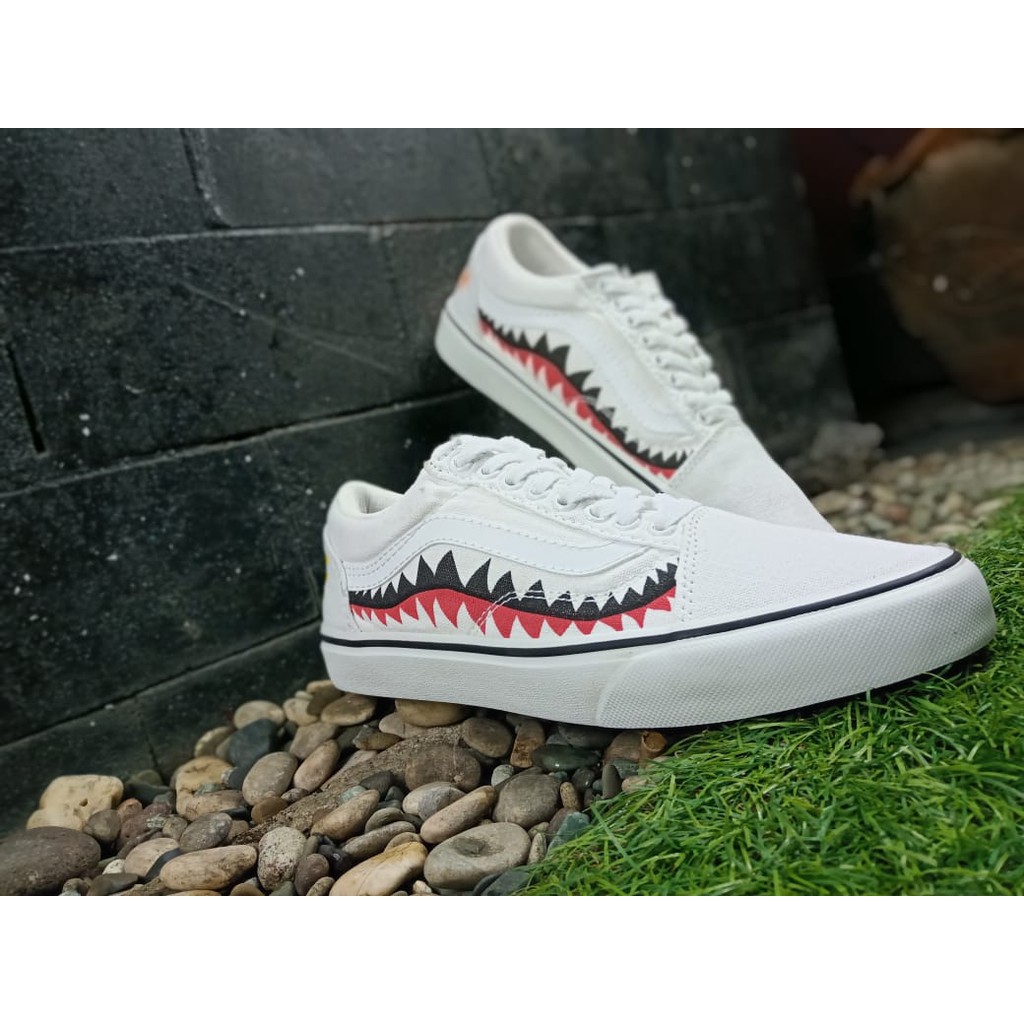 Sharktooth vans store