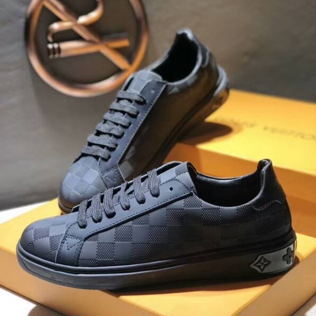 Jual Sepatu Louis Vuitton - Kab. Jember - Kaospunyaku