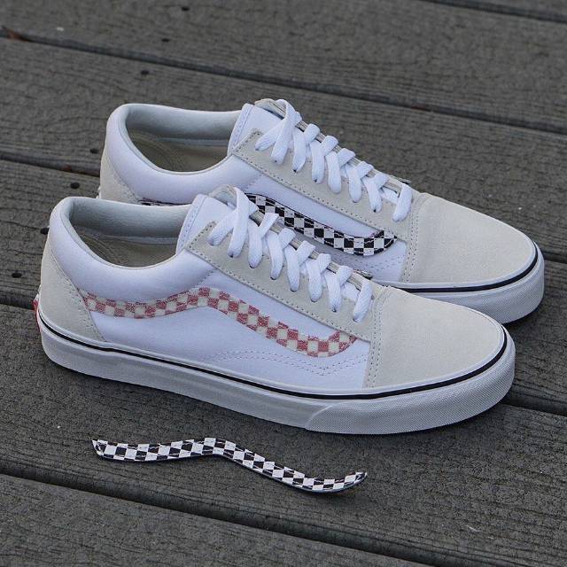 Old skool hot sale sidestripe v