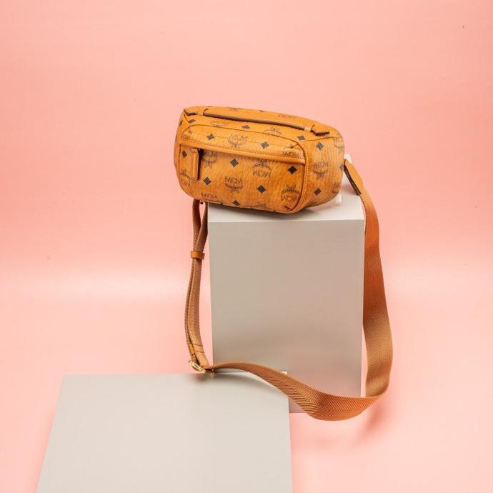 Jual Mcm camera / crossbody bag 2 in 1 ( unisex ) Shopee Indonesia