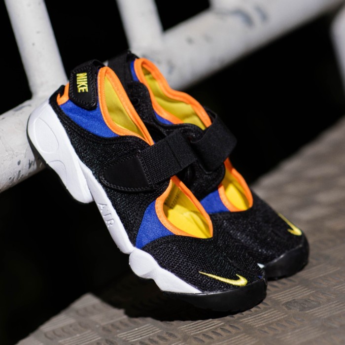 sepatu sandal nike