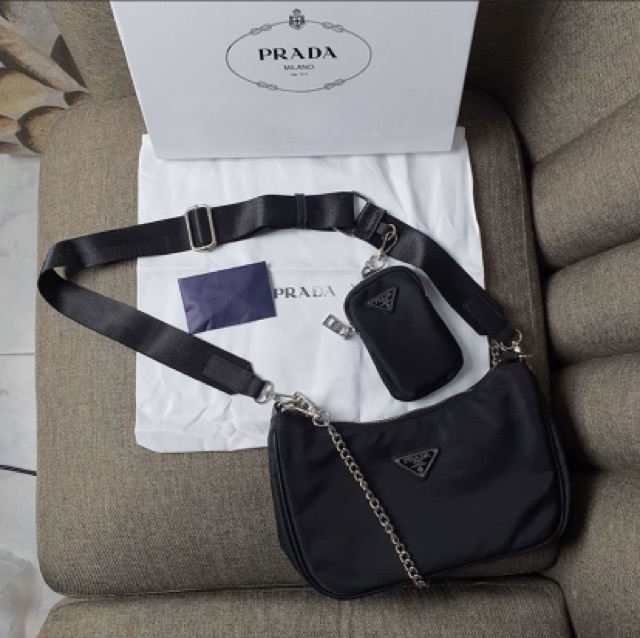 Jual Prada Re-Edition 2005 Multi Pochette Saffiano Leather Bag - Kota  Denpasar - Kinda_luxury