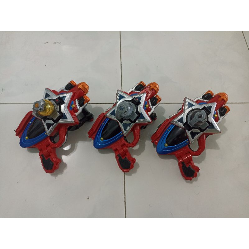 Bandai Hobby DX Dark Seiza Blaster – Giocattolo Per Space Sentai Q-Ranger, Edizione Premium, Con Suono E Luci
