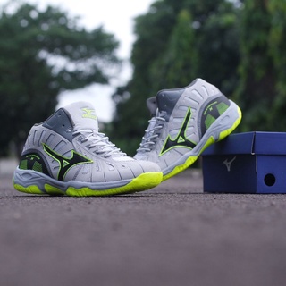 Sepatu volly 2025 mizuno tornado 10