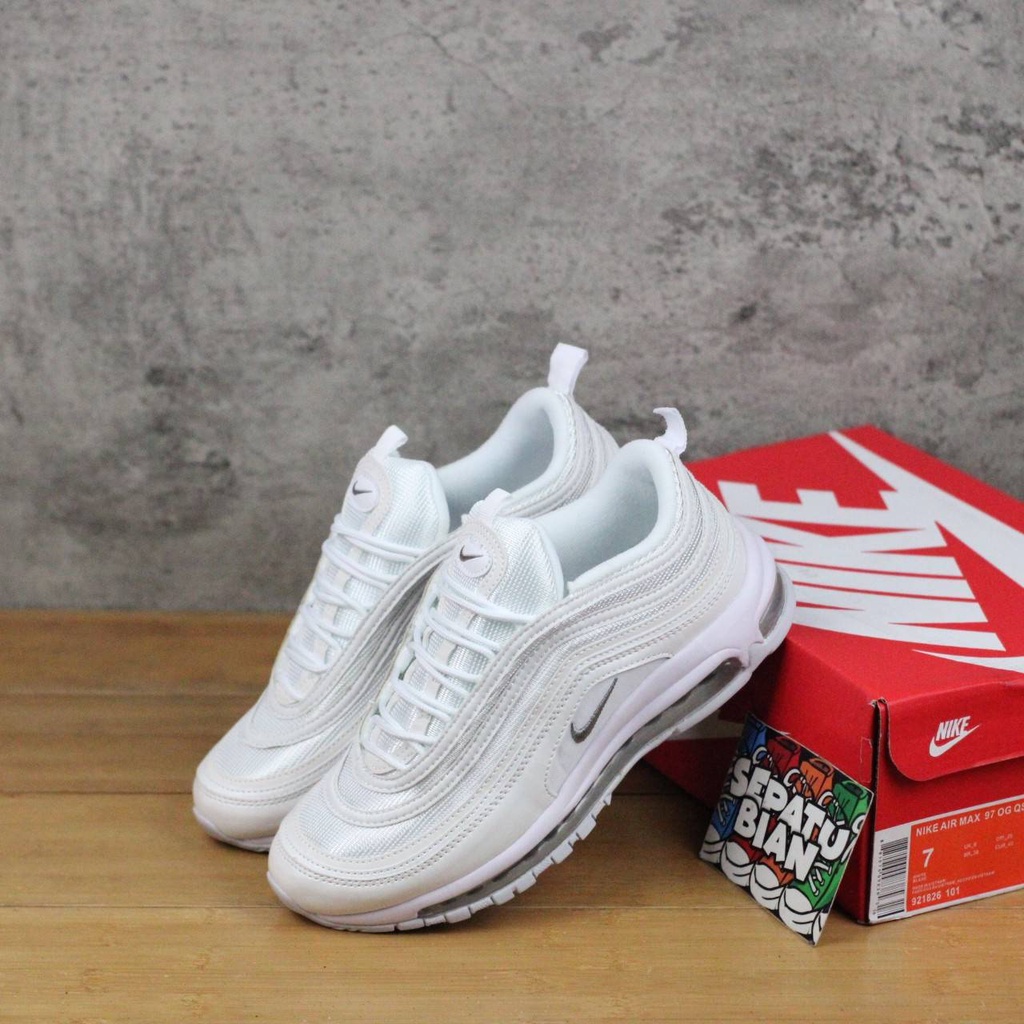 Air store max putih