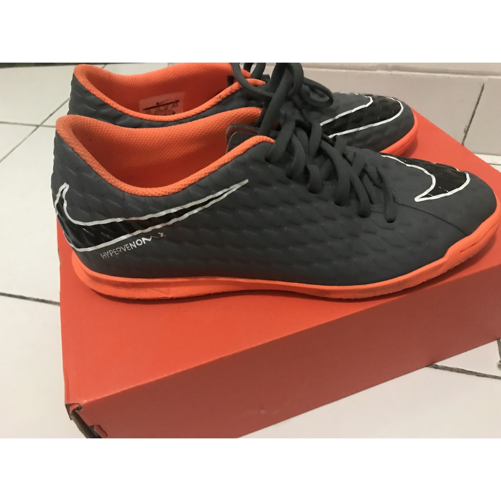 Foto sepatu futsal outlet nike hypervenom