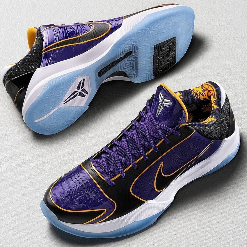 SEPATU BASKET UNISEX NIKE KOBE PROTRO LOW 