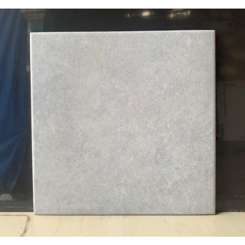Jual Keramik lantai kamar mandi 25x25 rustic permukaan kasar MONTAGNE GREY | Shopee Indonesia