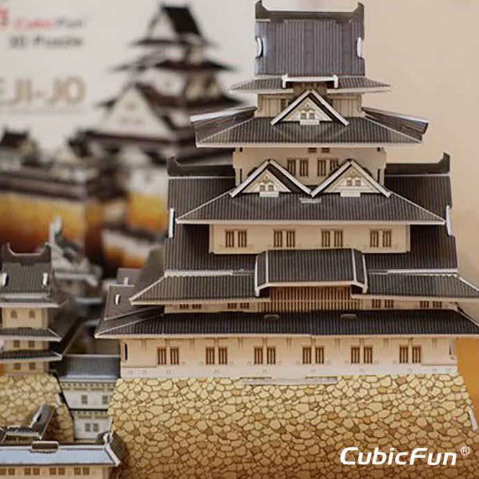 Himeji Castle Un castello iconico datato al 1333 a Honmachi, Himeji