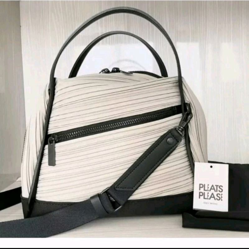 Jual pleats please issey miyake PO | Shopee Indonesia
