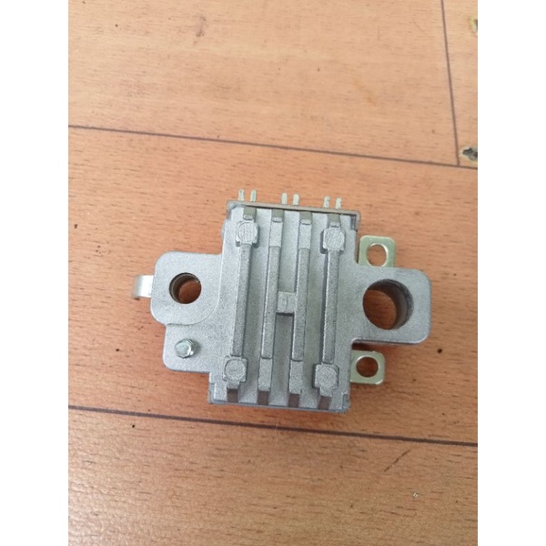 Jual ic regulator dinamo alternator ac bus bis denso 85a/24v(BACA ...