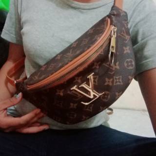 Jual Tas waistbag LV EMBOSED RANTAI Kode 78331 FREE BOX+paperbag+serty Uk  27x15cm