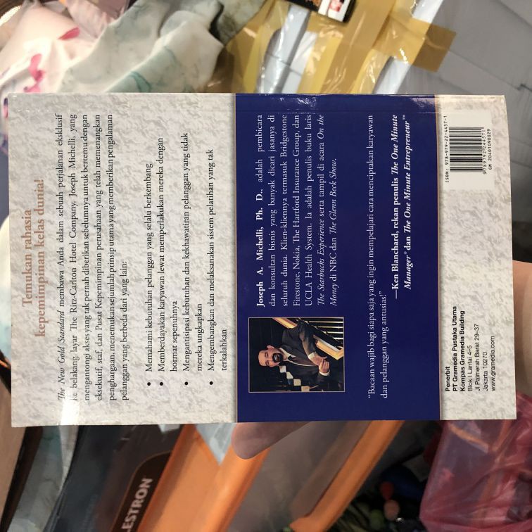 Jual Buku The Ritz Carlton Hotel - The New Gold Standard | Shopee Indonesia
