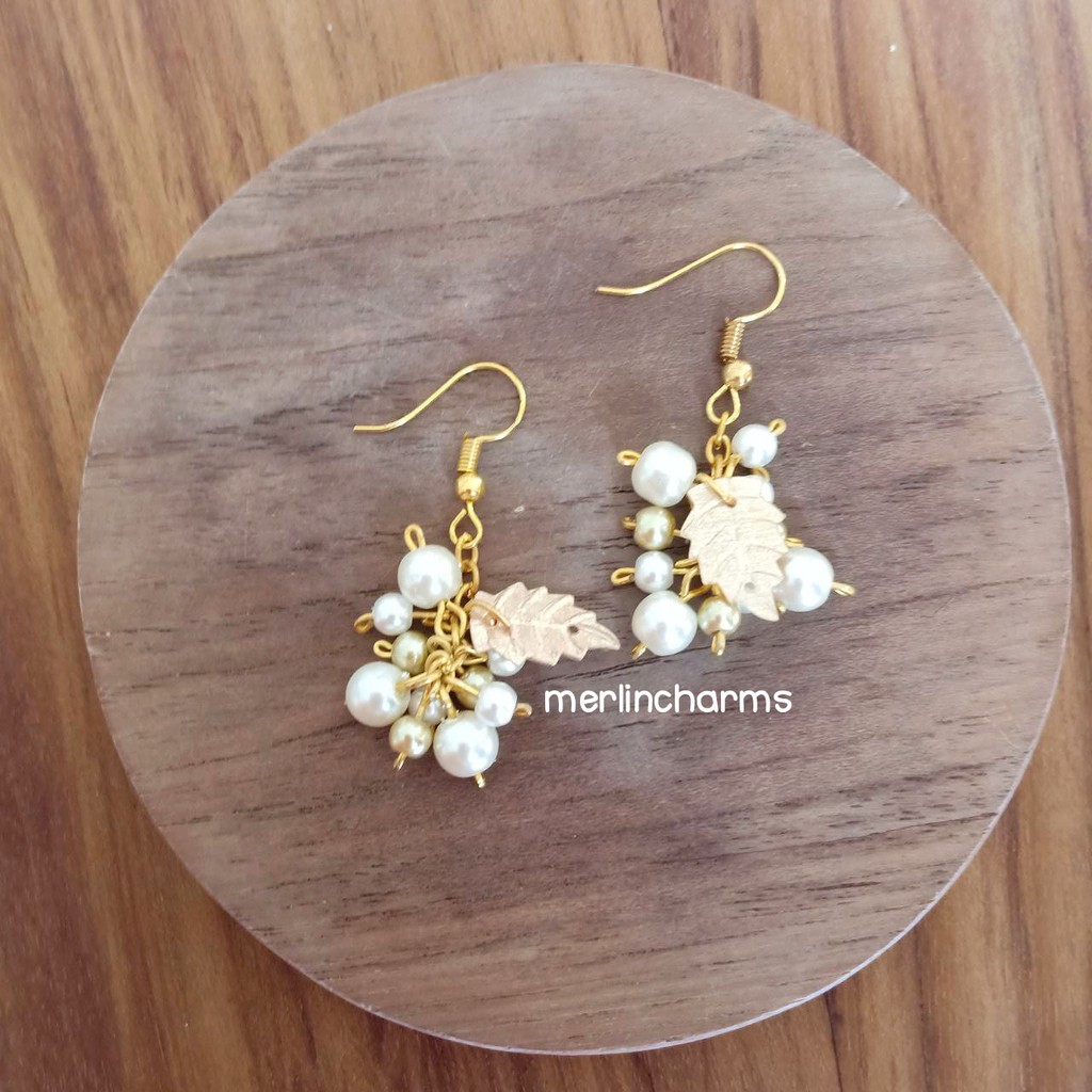 Jual Anting Korea Minimalis Unik White Sparkling Grapes, Anting Wanita Handmade Limited