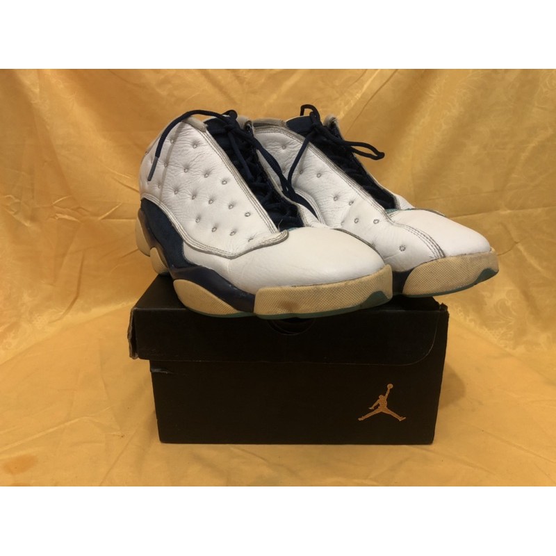 Air Jordan 13 Retro low hornets. 310810-107