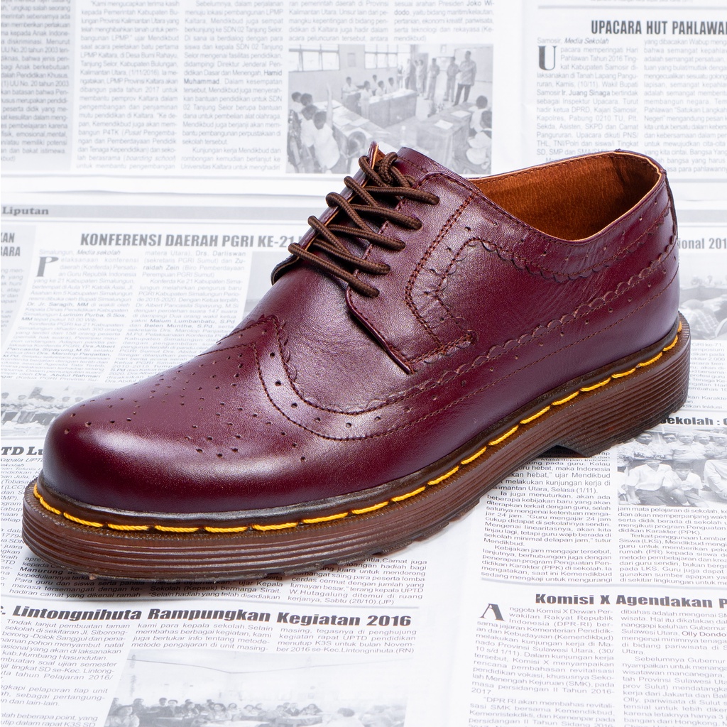 Jual Sepatu Boots Pria Casual Docmart Brouge Wingtip Low Boot Kulit ...