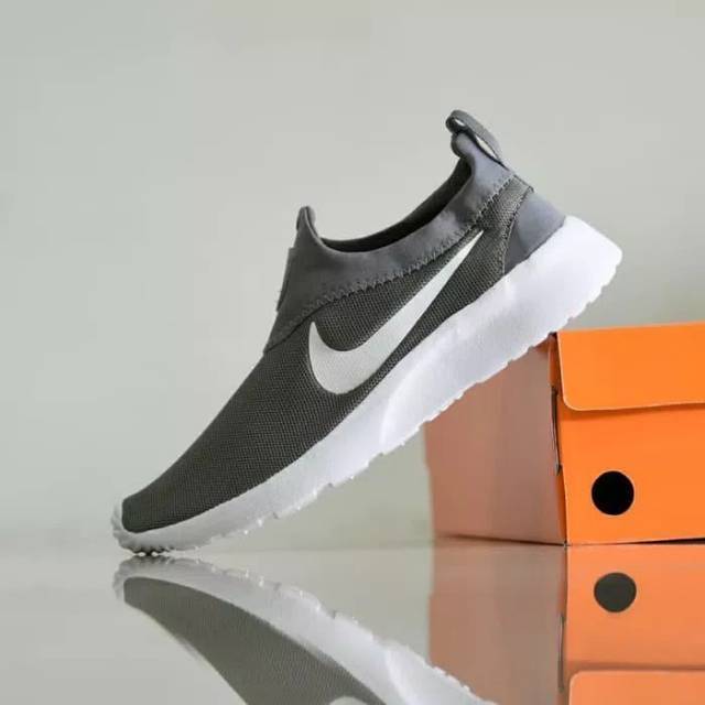 Sepatu nike kaishi run store