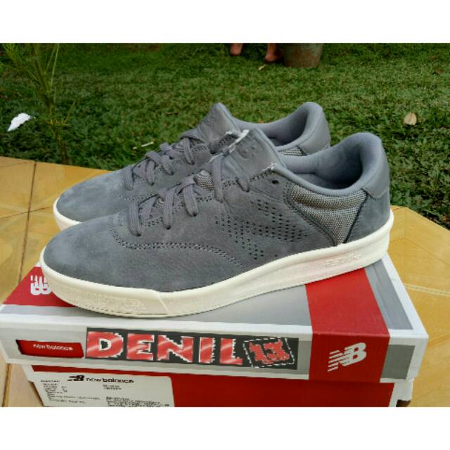 Jual ORIGINAL 100 Sepatu Casual Men New Balance CRT 300 CRT300RT Shopee Indonesia