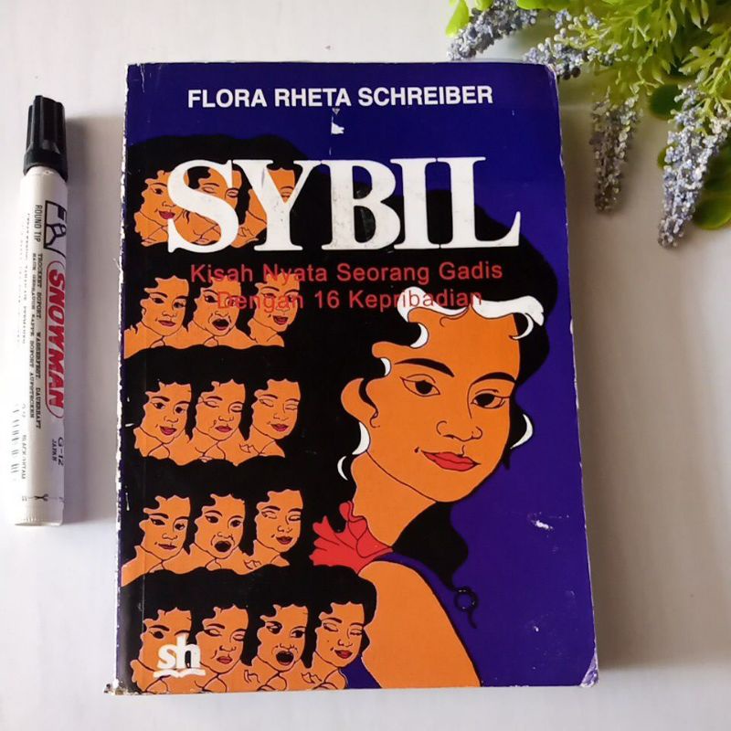 Jual Buku Schreiber Flora Rheta SYBIL Kisah Nyata Seorang Gadis Dengan ...