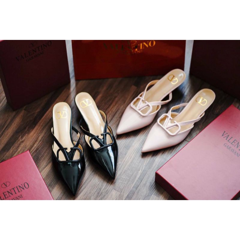 V Logo Signature 95 Mule