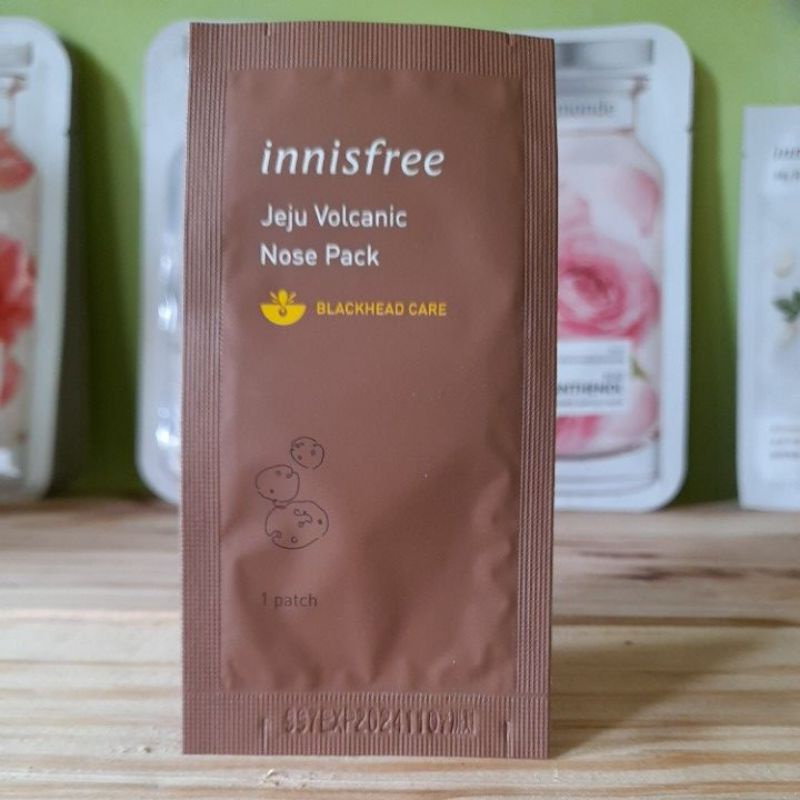 Jual Innisfree Jeju Volcanic Nose Pack 1 pcs | Shopee Indonesia