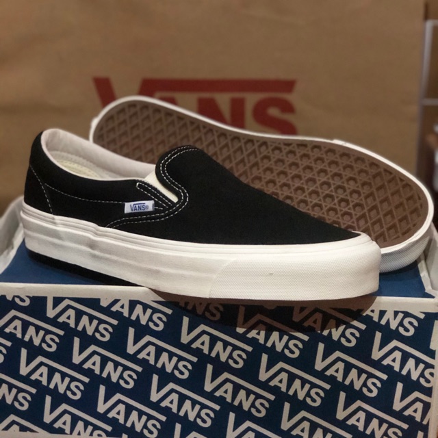 Slip on best sale vans 2019