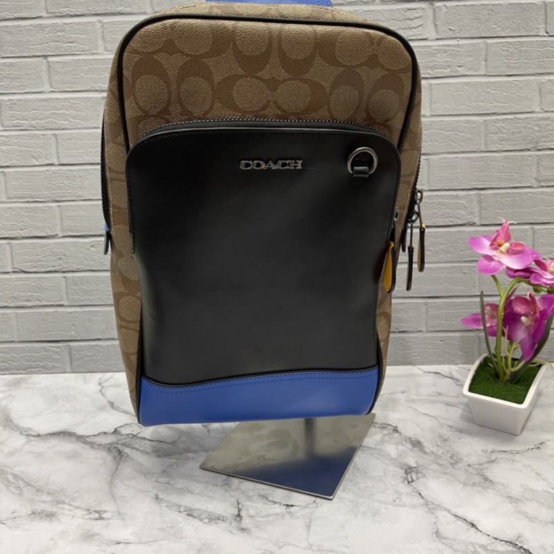 Jual Coach Sling Backpack Graham Pack in Colorblock in Signature Canvas