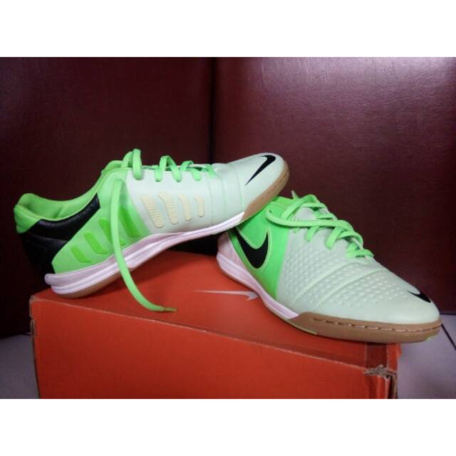 Nike 360 futsal best sale