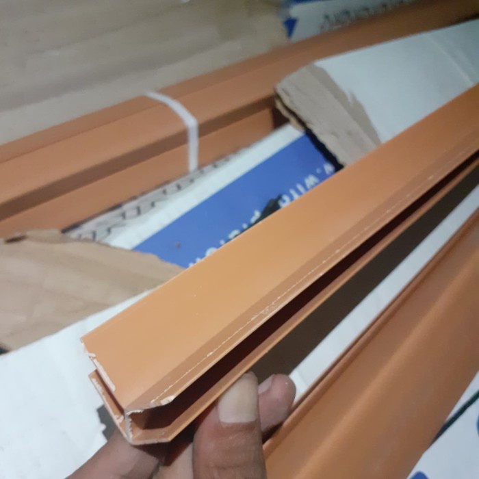 Jual Lis siku sambung pvc / list siku panjang 4M - Pilihan warna ...